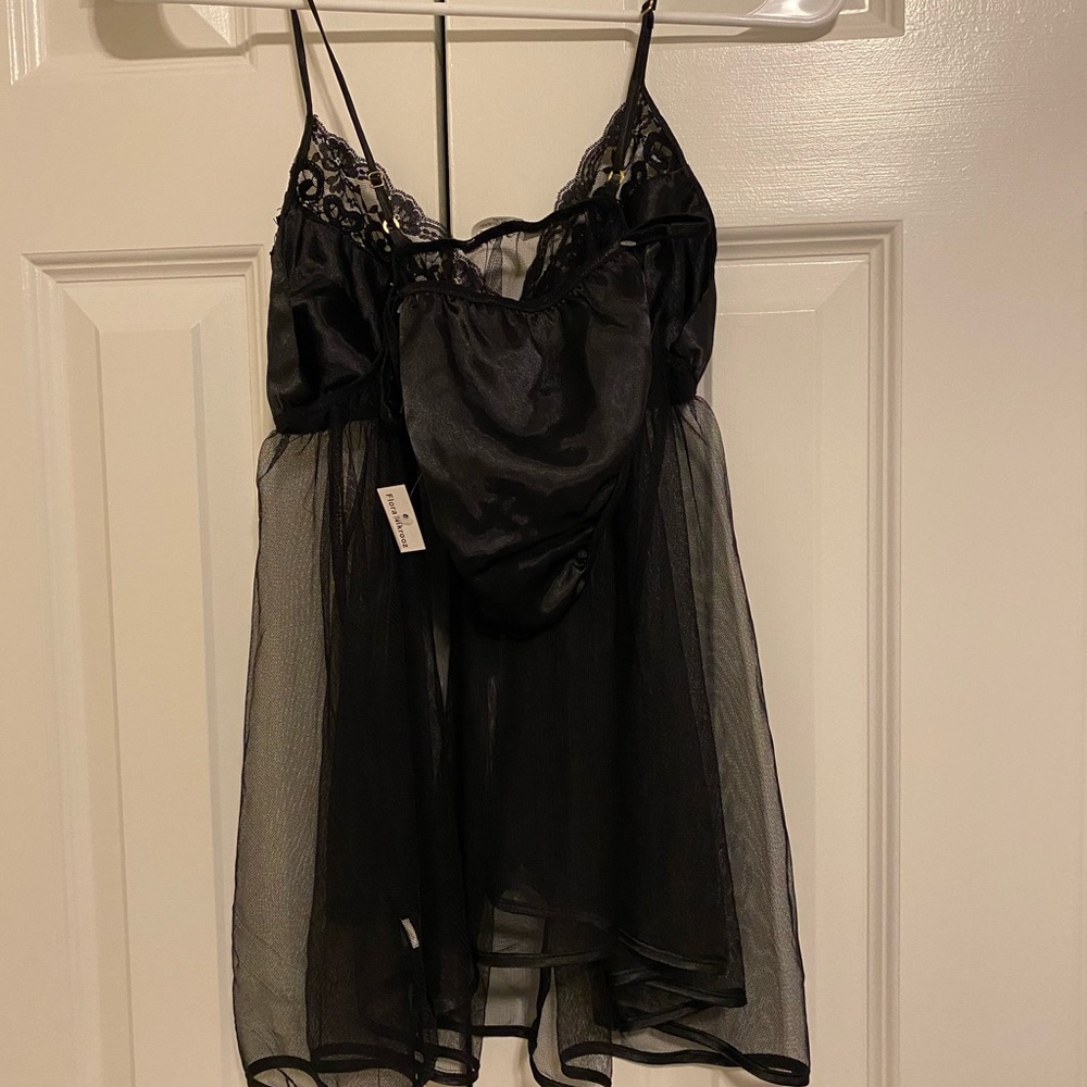 Flora Nikrooz intimate lingirei
